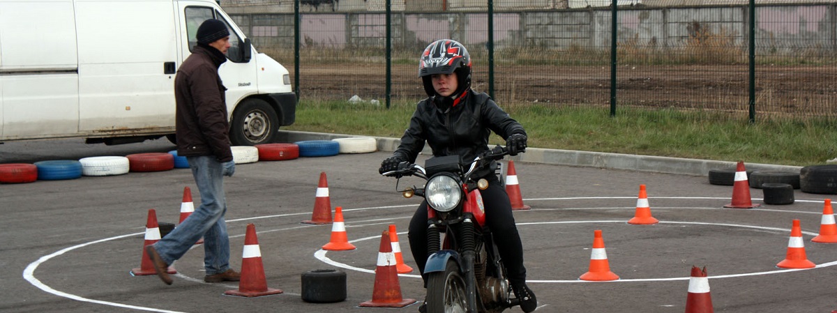 Обучение экстремальному вождению автомобиля в Москве