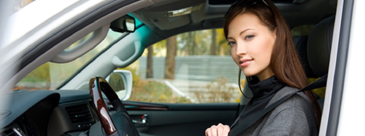 Обучение женщин вождению автомобиля