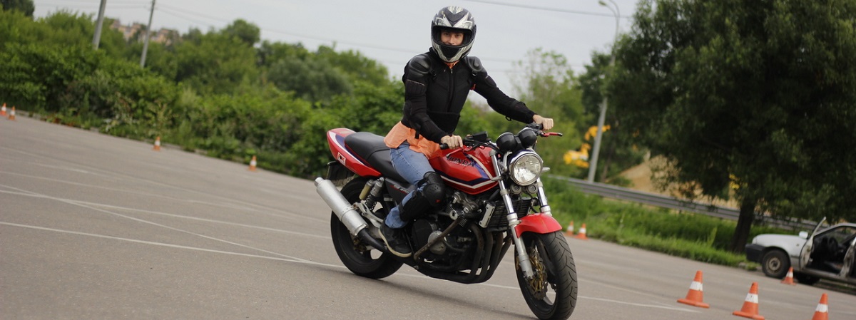 Уроки вождения мотоцикла в Москве