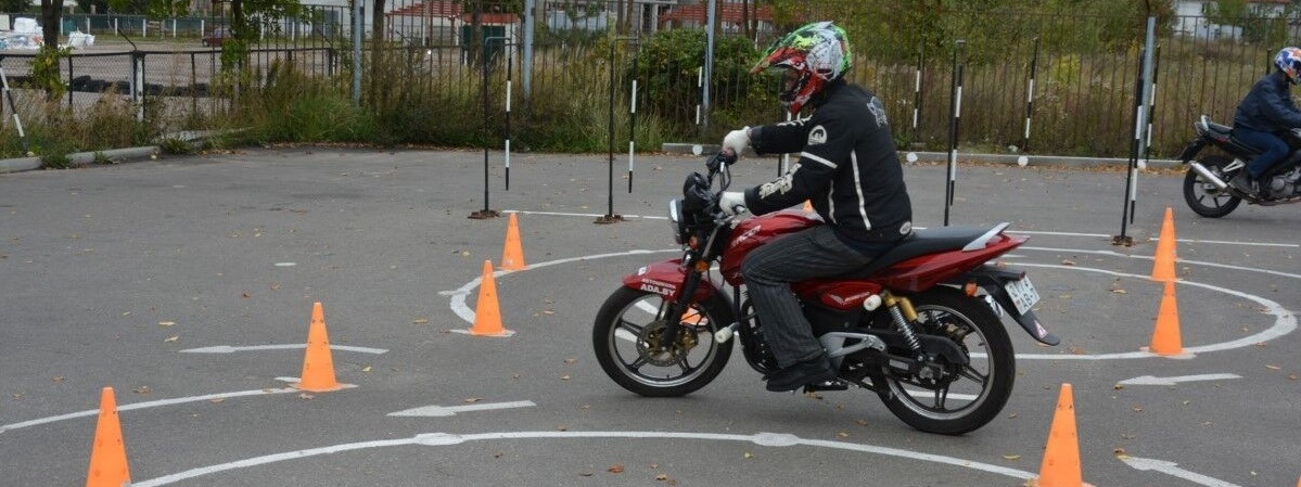 Права на мотоцикл в Москве быстро
